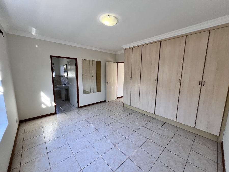 5 Bedroom Property for Sale in Noorsekloof Eastern Cape